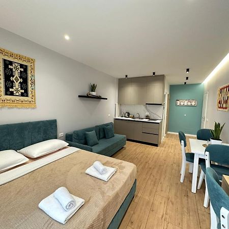 Trea Accomodations - Suite Lungomare Vlorë Exteriör bild