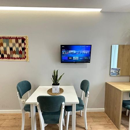 Trea Accomodations - Suite Lungomare Vlorë Exteriör bild