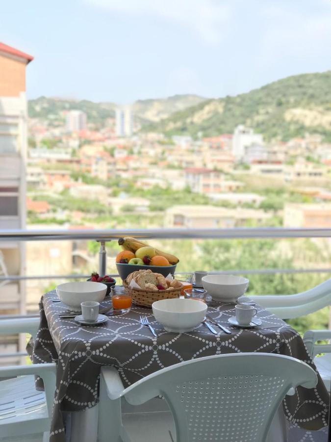 Trea Accomodations - Suite Lungomare Vlorë Exteriör bild