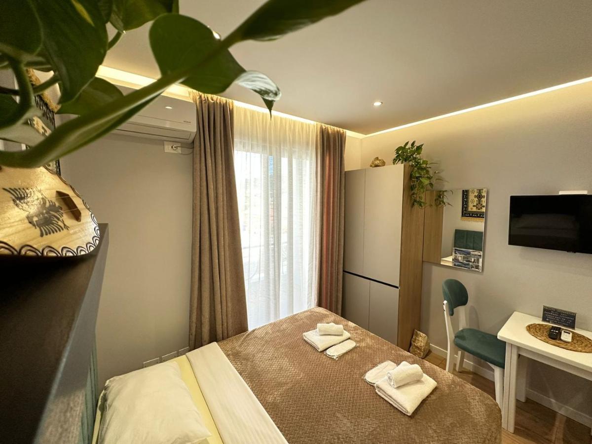 Trea Accomodations - Suite Lungomare Vlorë Exteriör bild