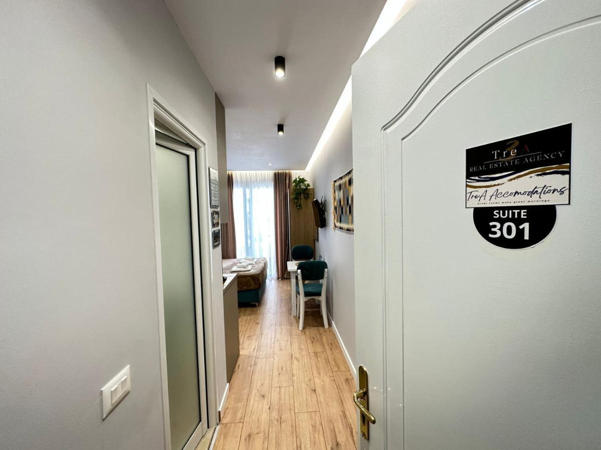 Trea Accomodations - Suite Lungomare Vlorë Exteriör bild