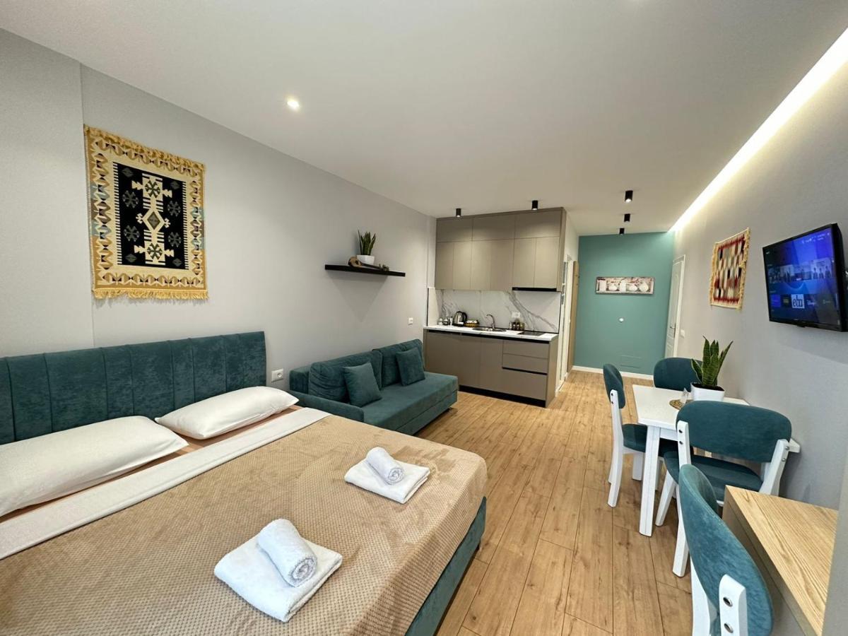 Trea Accomodations - Suite Lungomare Vlorë Exteriör bild