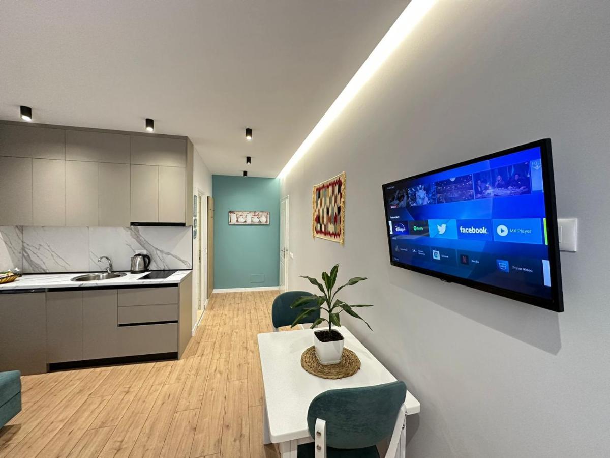 Trea Accomodations - Suite Lungomare Vlorë Exteriör bild