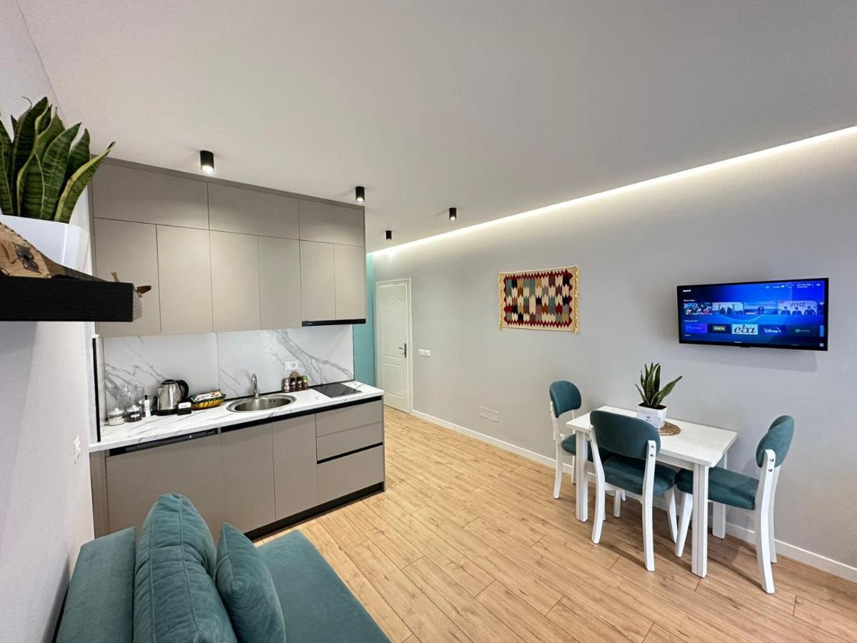 Trea Accomodations - Suite Lungomare Vlorë Exteriör bild