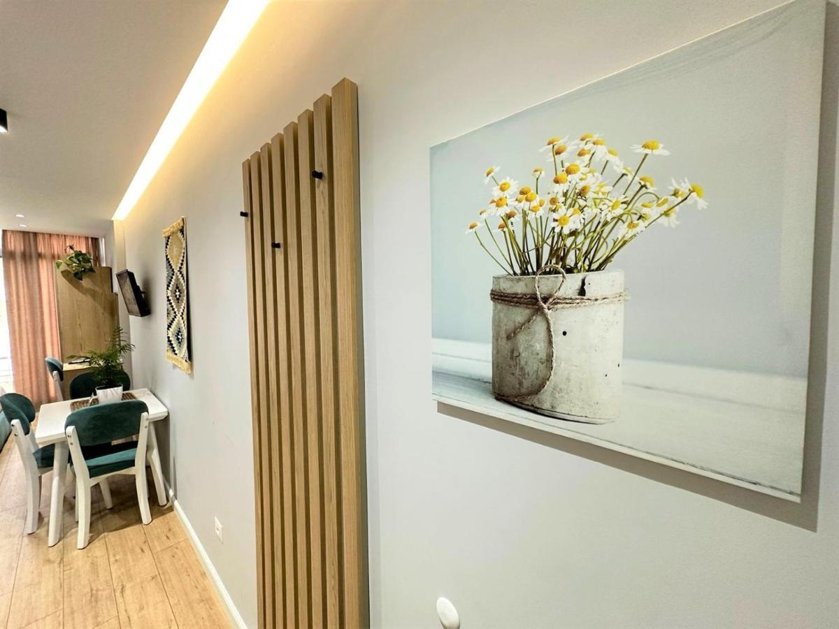 Trea Accomodations - Suite Lungomare Vlorë Exteriör bild